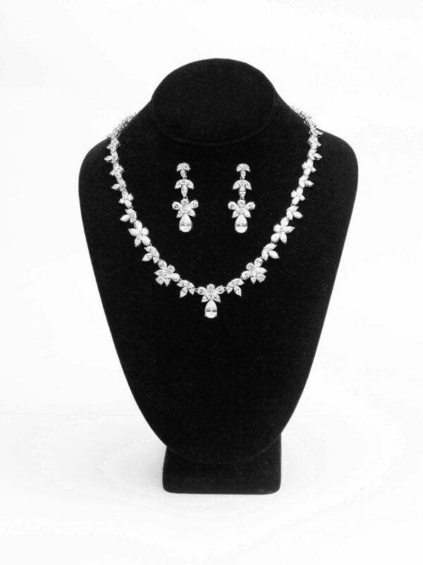 Plant Aduke Fine Jewellery Set (With Earrings & Bracelet) - Image 2
