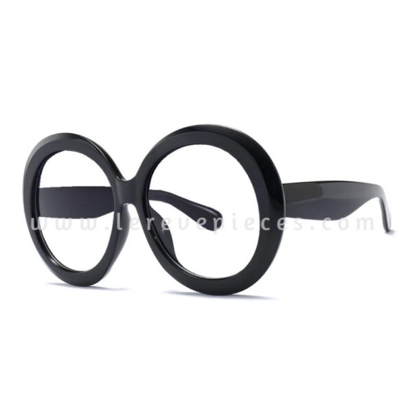 Black Clear Round The World
